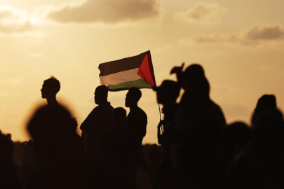 Hamas: İsrail, Gazze'de sivilleri tahliye etmeye zorluyor