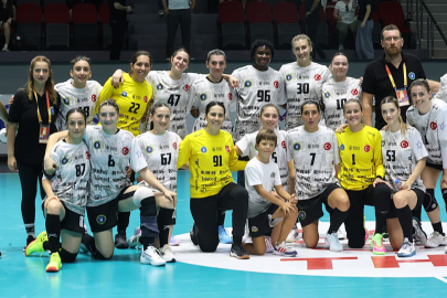 Bursa Büyükşehir Hentbol Takımı finalde!