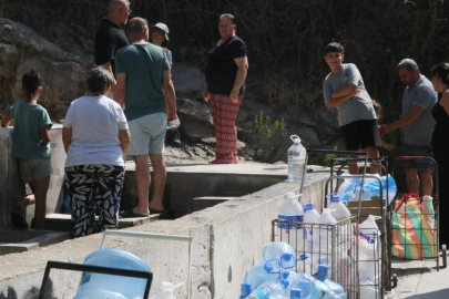 İzmir'de su krizi: Çeşmelerde kuyruk oluştu