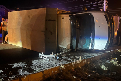 Konya Karapınar'da kamyonet ile otomobil çarpıştı: 2 yaralı