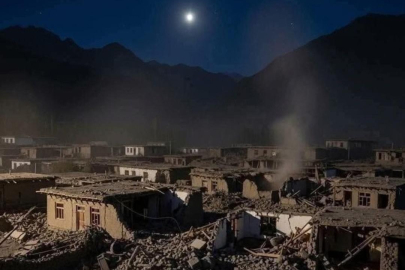 Afganistan'da 6 büyüklüğünde deprem! 600'den fazla kişi yaşamını yitirdi
