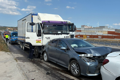 Balıkesir'de 4 araç zincirleme trafik kazası yaptı