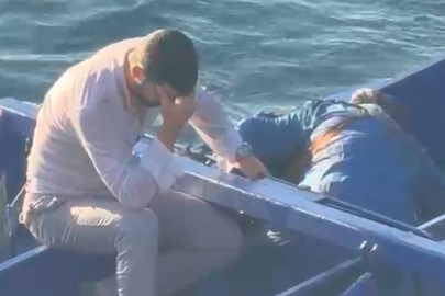 İstanbul Galata Köprüsü'nden denize düşen kadını, peşinden atlayan vatandaş kurtardı