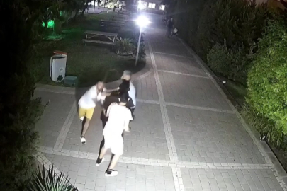 Adana'da 13 yaşındaki çocuğu site ortasında dövdü, o anlar güvenlik kamerasına yansıdı