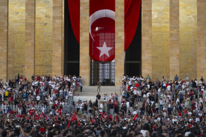 Anıtkabir 30 Ağustos'ta 630 bini aşkın ziyaretçiyi ağırladı