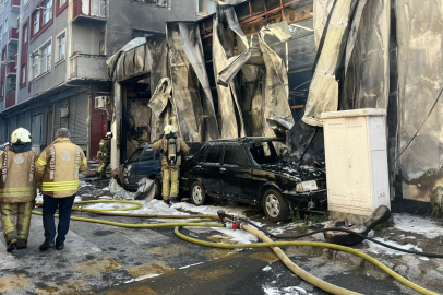 İstanbul Bağcılar'da oto tamircisinde korkutan yangın