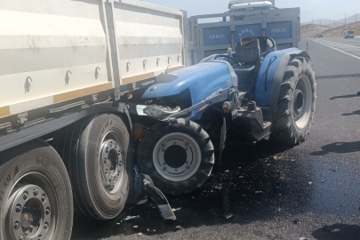 Malatya'da tır ile çarpışan traktörün sürücüsü yaralandı
