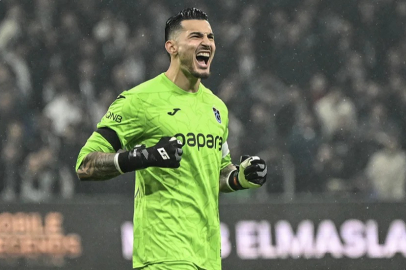 Türk futbol tarihi böylesini görmedi! Uğurcan Çakır'ın bonservisi ve maaşı KAP'a bildirildi...