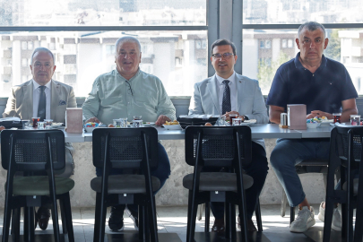 Nilüfer Belediyespor Kulübü Bursa voleyboluna yön verenlerle buluştu