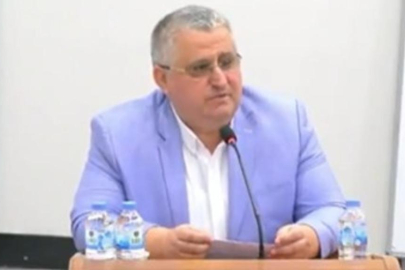 AK Partili Ahmet Namlı'nın 'Giyinmeden inmiş' sözlerine Melek Mosso'dan yanıt!