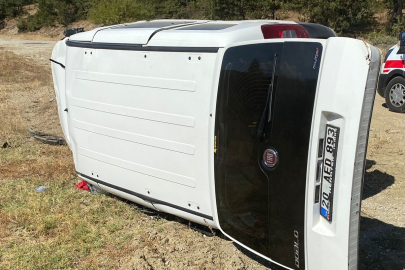 Bolu-Mudurnu yolunda virajı alamayan araç yan yattı: 2 yaralı