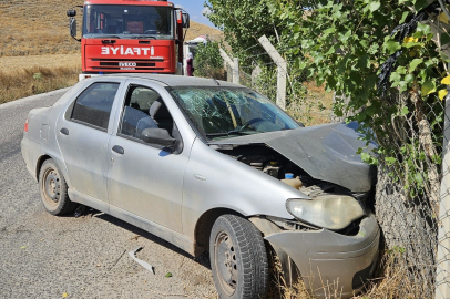 Çorum'da minibüs ile otomobil çarpıştı: 2 yaralı