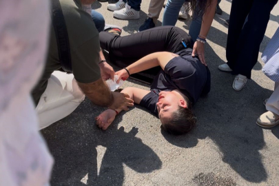 Bursa'da feci kaza : Motosikletli kurye 2 kadına çarptı