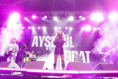 Bursa Orhangazi gençliği İznik Gölü kıyısında festivalin keyfini çıkarttı