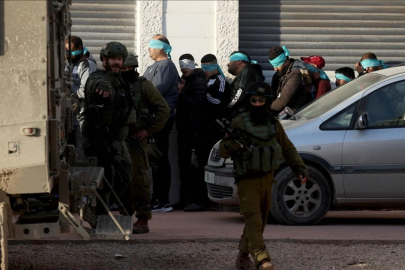 İsrail 7 Ekim 2023'ten bu yana Batı Şeria'da 19 bin Filistinliyi gözaltına aldı