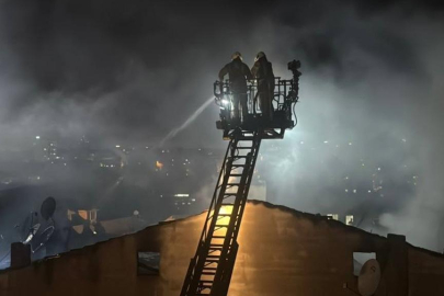 İstanbul'da 5 katlı binada yangın