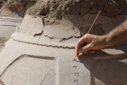 Van'da çivi yazılı 76 küp ortaya çıkarıldı