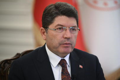 Bakan Tunç: CHP İl Başkanlığı önünde yaşanan olaylarla ilgili adli soruşturma başlatıldı