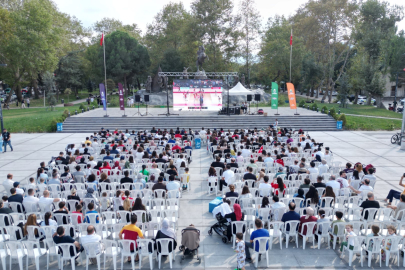 Bursa İnegöl Tribününden millilere tam destek