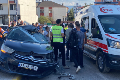 Kocaeli'de yokuşta aşağı inerken kontrolden çıkan iş makinesi dehşet saçtı: 2'si çocuk 4 yaralı