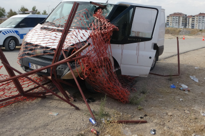 Malatya'da feci kaza: Demir korkuluk sürücünün kafasına saplandı