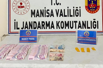 Manisa’da zehir tacirlerine geçit yok: 64 kök kenevir, 335 gram esrar ele geçirildi
