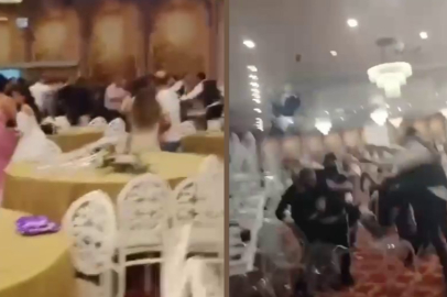 Adana'da düğünde uçan tekmeli kavga kamerada