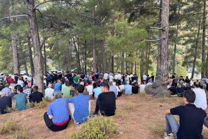 Antalya'da kazada hayatını kaybeden çocuk toprağa verildi