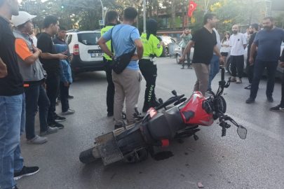 Bursa'da otomobille çarpışan motosikletin sürücüsü yaralandı