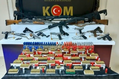 Erzincan’da silah operasyonu; 13 şüpheli yakalandı, 11 tabanca, 8 tüfek ele geçirildi