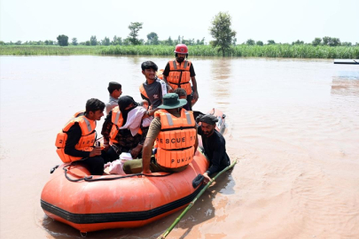 Pakistan'ın Pencap eyaletinde sel nedeniyle 122 bin kişi tahliye edildi
