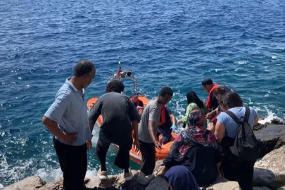 Armella koyunda mahsur kalan 39 düzensiz göçmen kurtarıldı