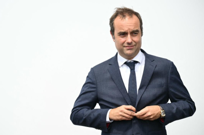 Fransa'da eylemler devam ederken yeni Başbakan Lecornu göreve başladı