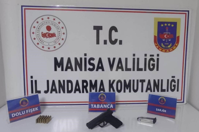 Manisa'da şüphe üzerine üstü aranan şahıstan tabanca ve mermi çıktı