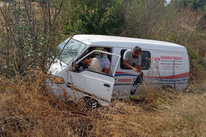 Kırklareli Pınarhisar'da panelvan araç şarampole uçtu: 2 yaralı