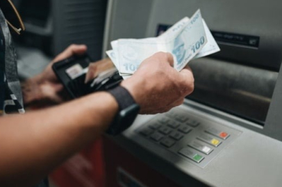 Bankalar kesenin ağzını açtı: Emekli promosyonları 32 bin TL'ye çıktı!