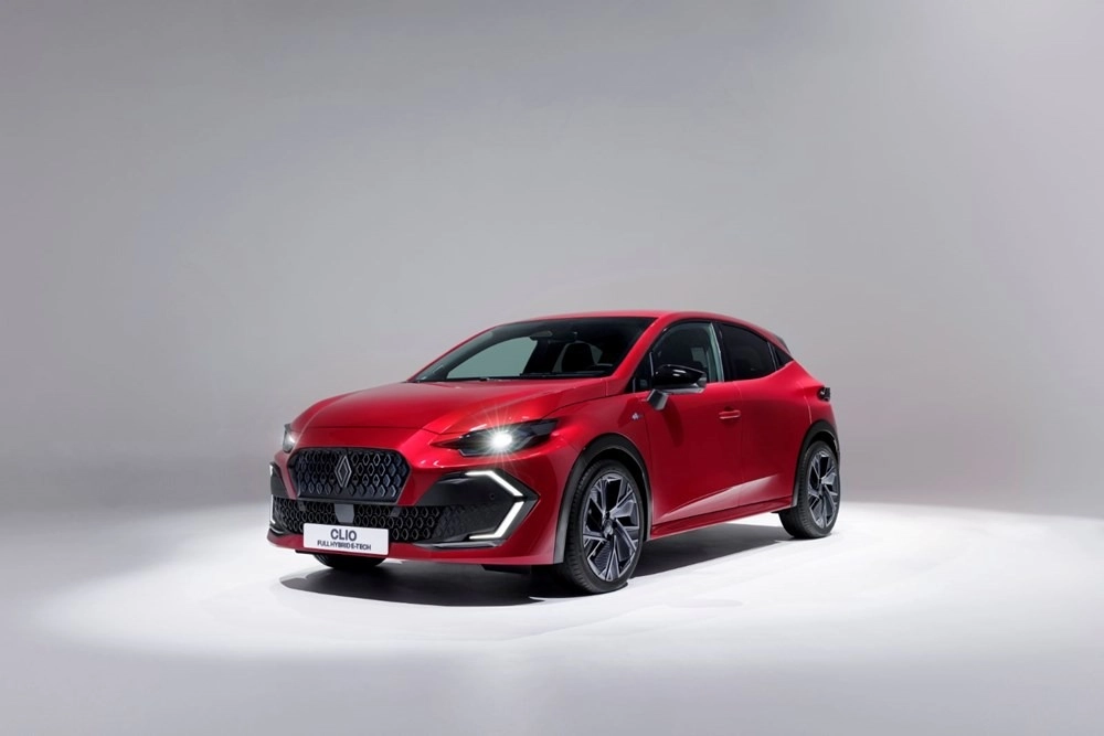 Bursa'da üretilecek: Yeni Clio tanıtıldı! Yakıt cimrisi ve hibrit...