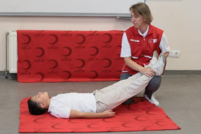 Türk Kızılay okullar için ilk yardım rehberi hazırladı