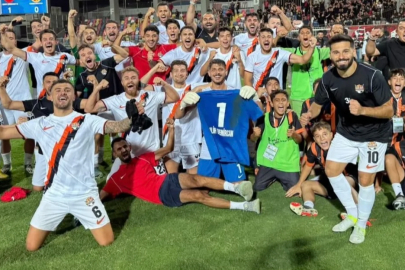 İzmir Çoruhlu FK evinde güldü