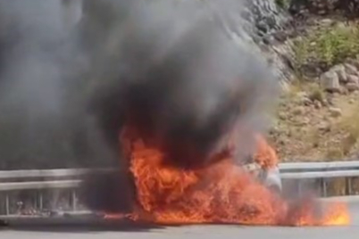 Konya'da çekici üzerindeki otomobil alev alev yandı