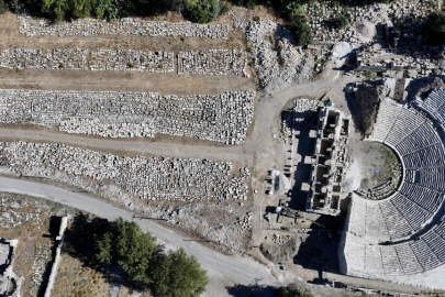 Tlos Antik Kenti'nde stadyum ile çevresindeki dükkanlar restore ediliyor