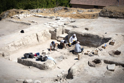 Arslantepe Höyüğü'nde 8 bin yıllık geçmişi işaret eden seramik küp parçaları bulundu