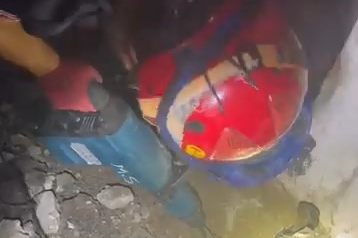 Bursa'da yaramaz kedi kaza kaza kendini toprağa gömdü