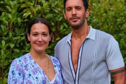 Gupse Özay mini elbiseli tarzı ve değişimiyle adından söz ettirdi!