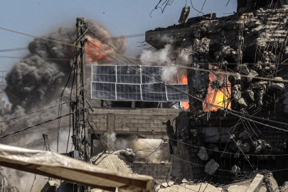 Katil İsrail, Gazze'de son 4 günde UNRWA'ya bağlı 10 binayı vurdu