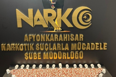 Afyonkarahisar'da eve yapılan uyuşturucu baskını polis kamerasında