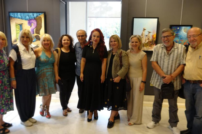 Rübeyda Erman'ın "Renkli Portal" sergisi Bursa'da yoğun ilgi gördü