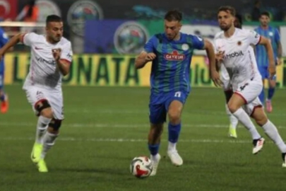 Süper Lig'de inanılmaz maç! Galibiyet 90+3'te geldi, 90+9'da penaltı kaçtı