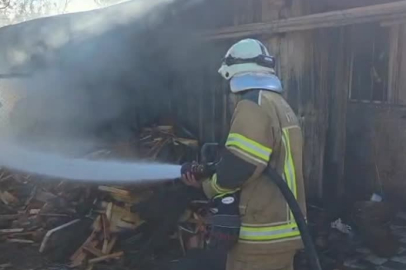 Bursa'da korkutan depo yangını!