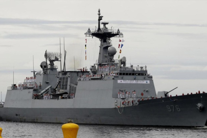 Güney Kore 8200 tonluk destroyerini denize indirdi